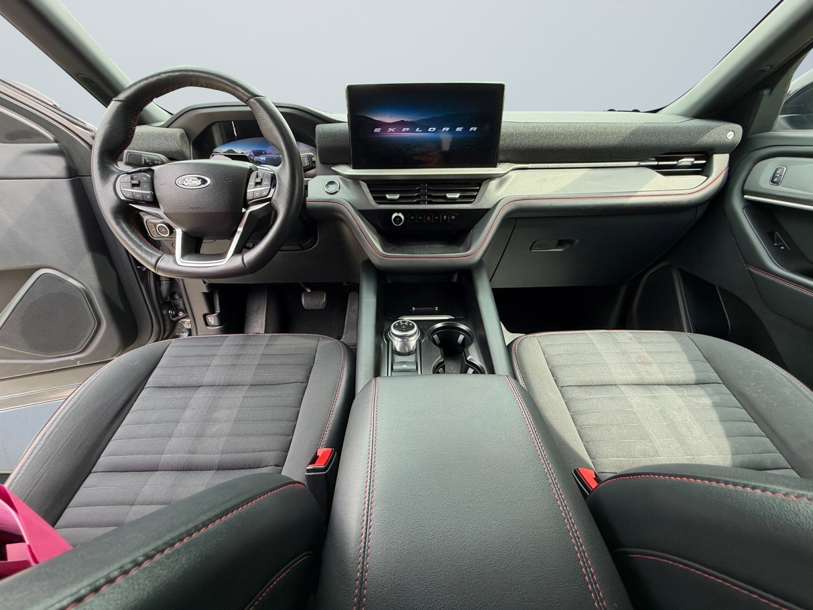 2025 Ford Explorer ST-LINE - Photo 11