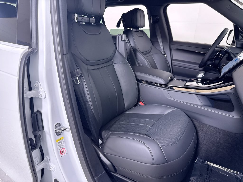 New 2026  Land Rover Dynamic SE image 22
