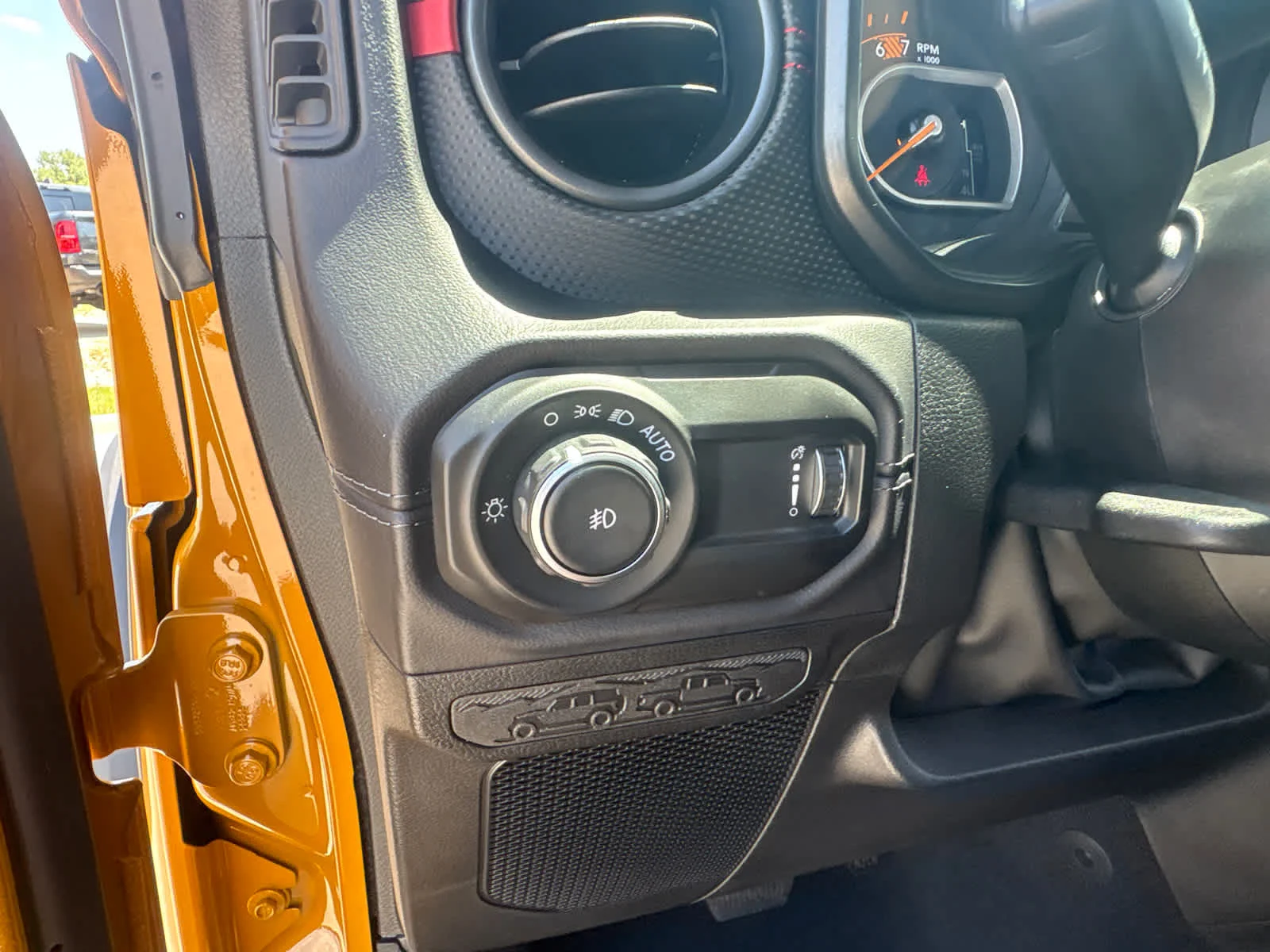 New 2026 Goldilocks Exterior Paint Jeep Rubicon X image 21