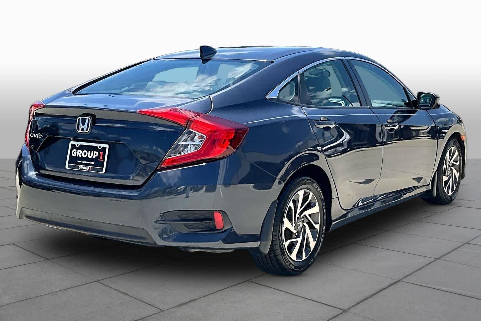 Used 2018 Modern Steel Metallic Honda EX image 12