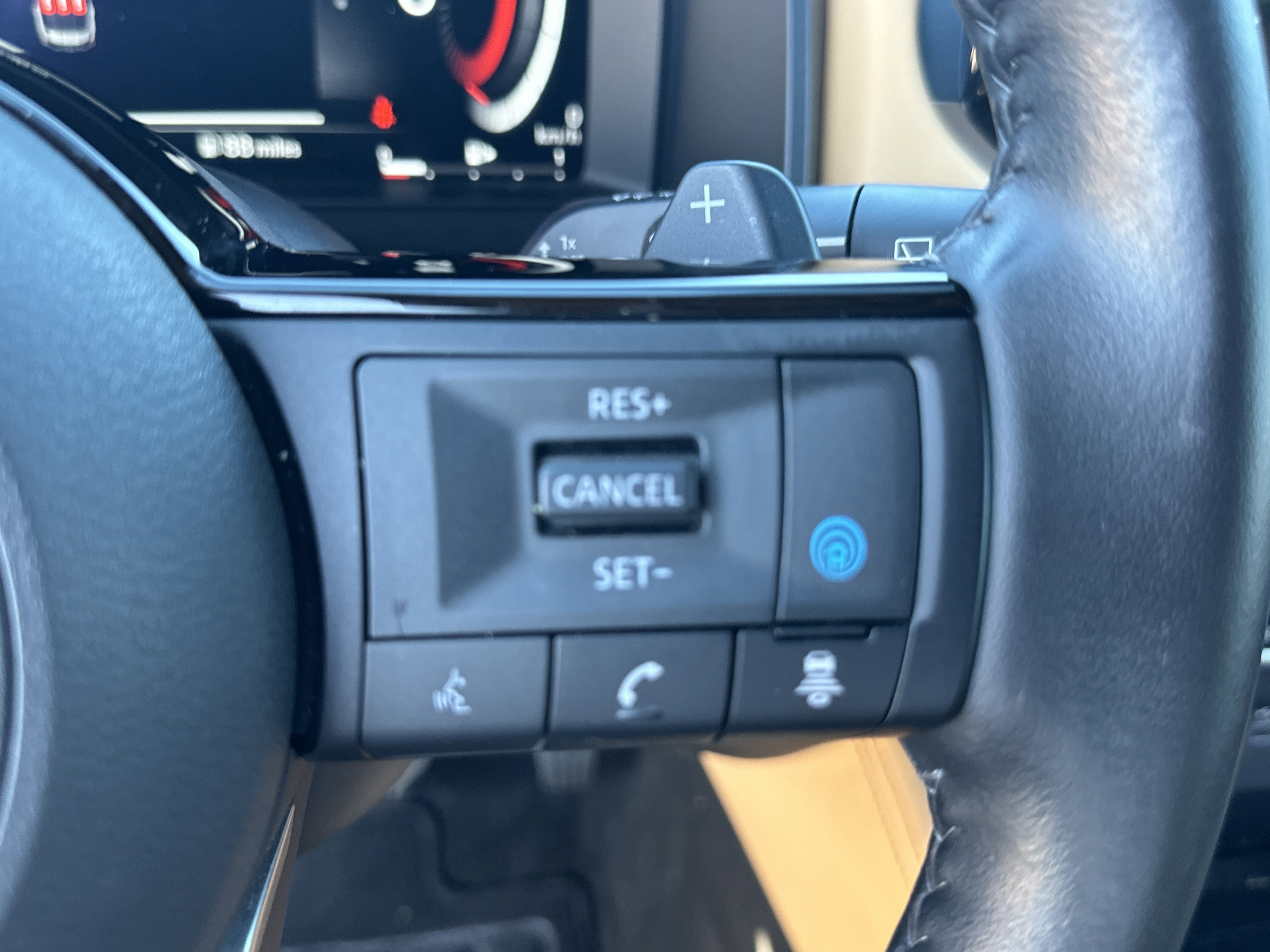 Used 2023 Super Black Nissan Platinum image 31