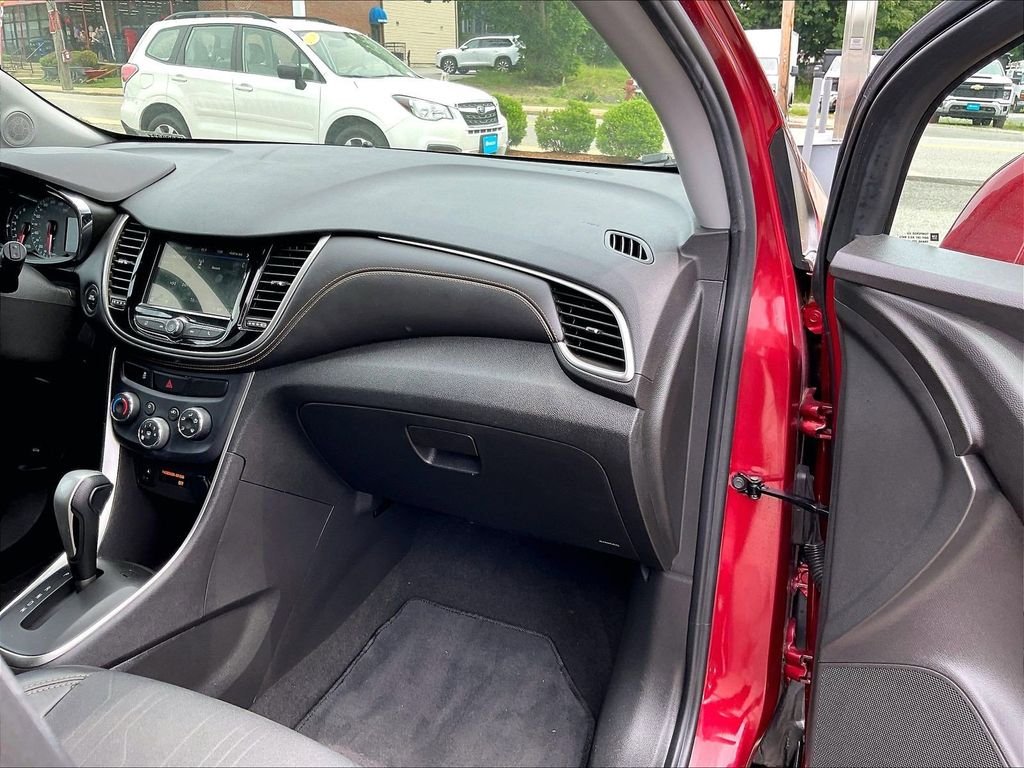 Used 2018 Red Chevrolet LT image 13