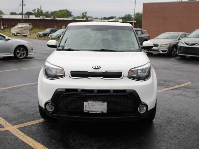 Used 2016 Clear White Kia Plus image 3
