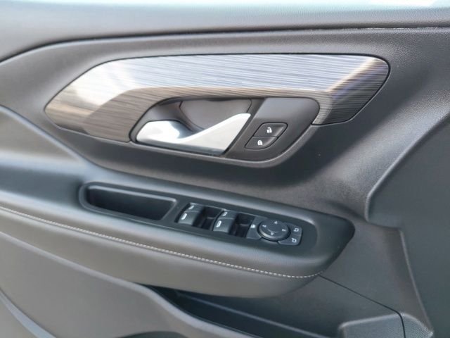 Used 2024 White GMC SLE image 15