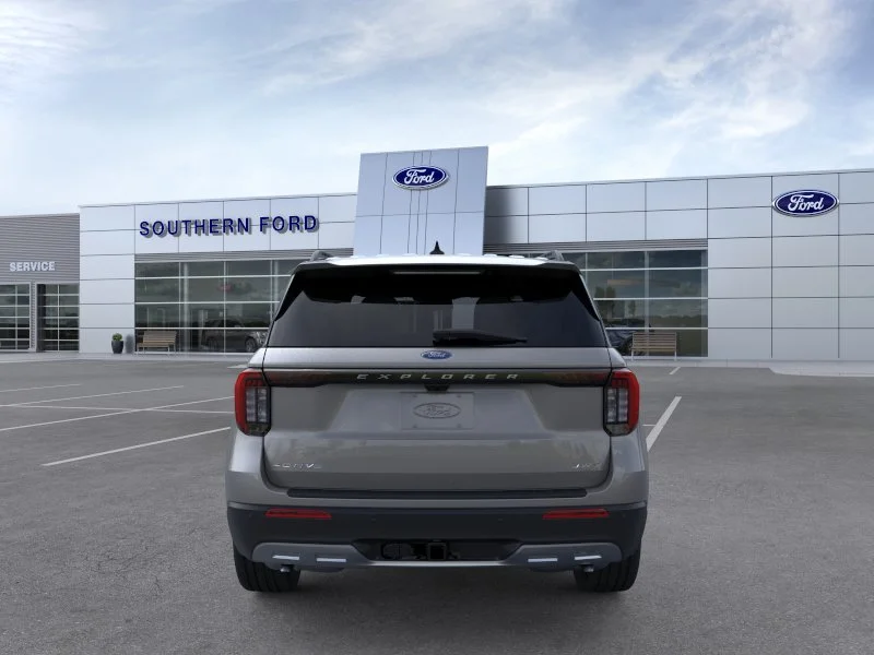 New 2026 Carbonized Gray Metallic Ford Active image 29