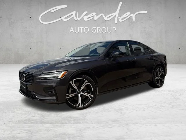 2024 Volvo S60 B5 Plus Dark Theme's photo