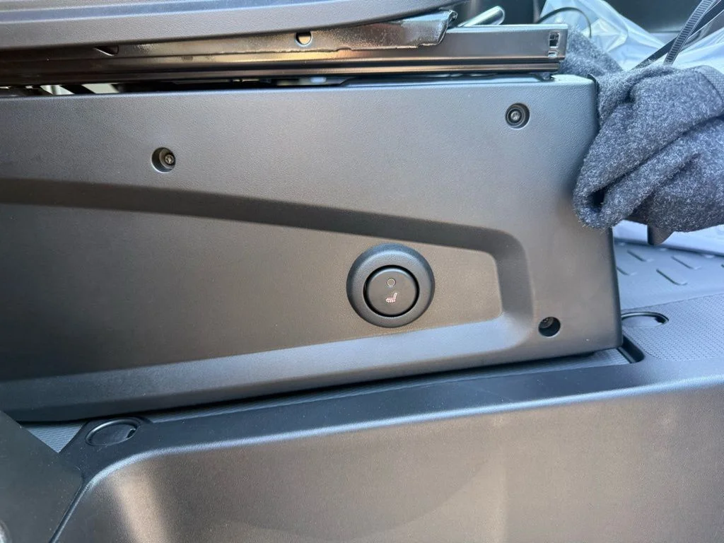 New 2026 Bright Silver Metallic Clearcoat RAM High Roof image 18