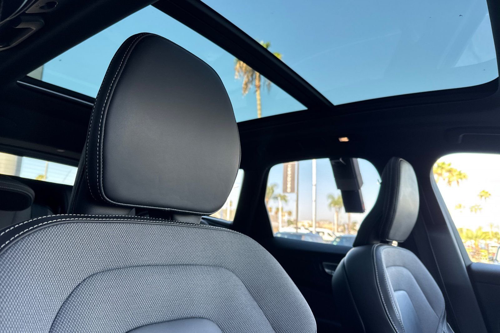 Used 2024 White Volvo Ultimate image 18