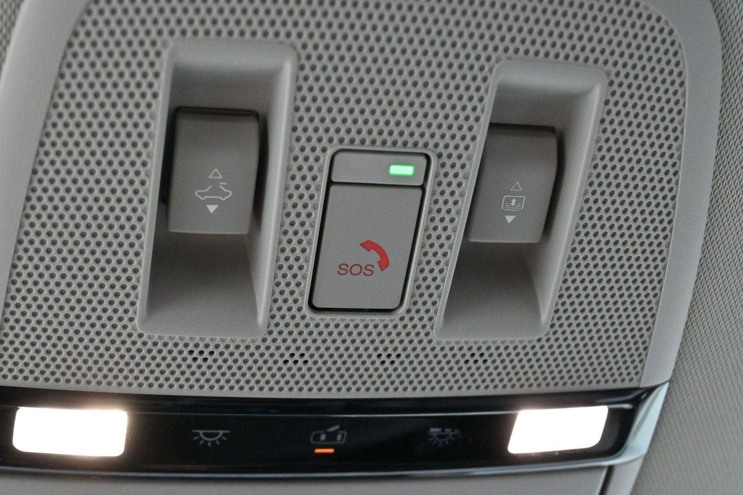 Used 2025 Black Obsidian INFINITI LUXE image 28