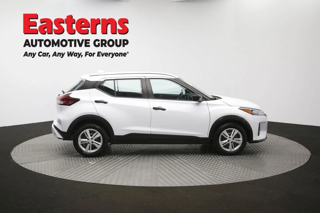 Used 2022 White Nissan S image 43