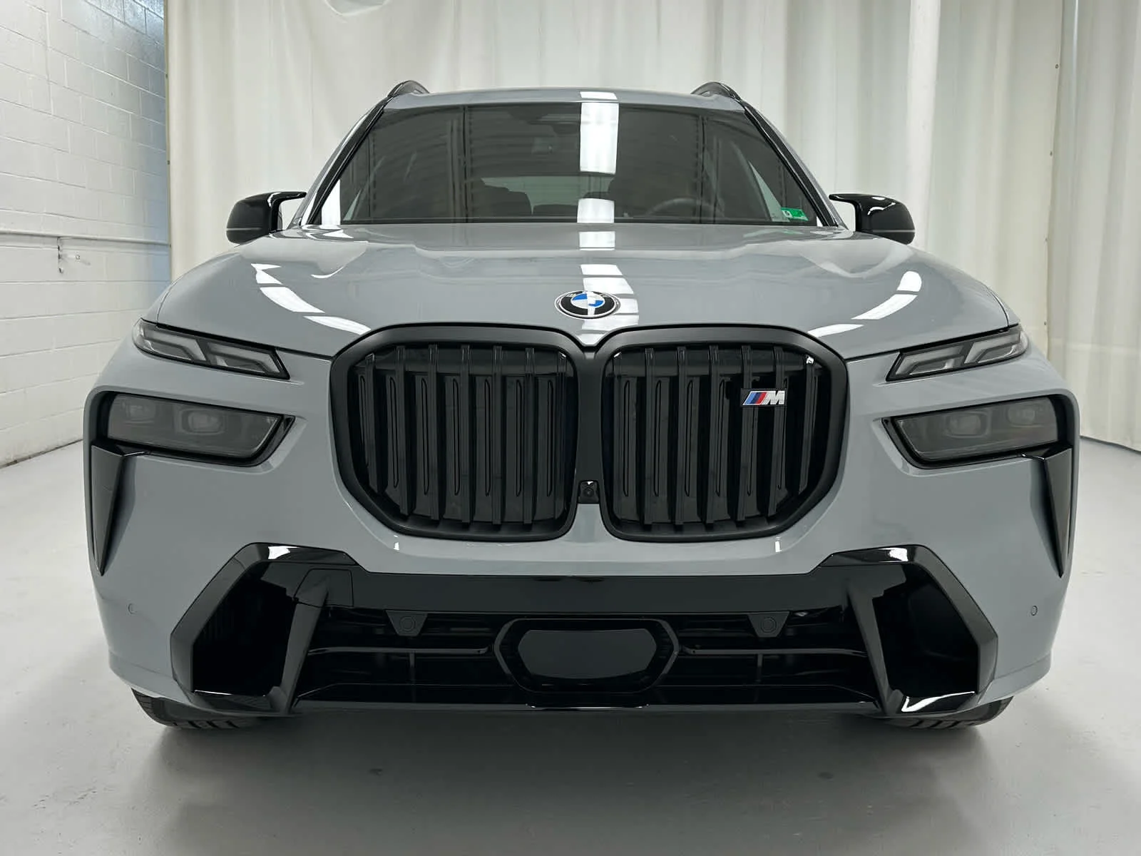 Used 2026 Brooklyn Grey Metallic BMW M60i image 5
