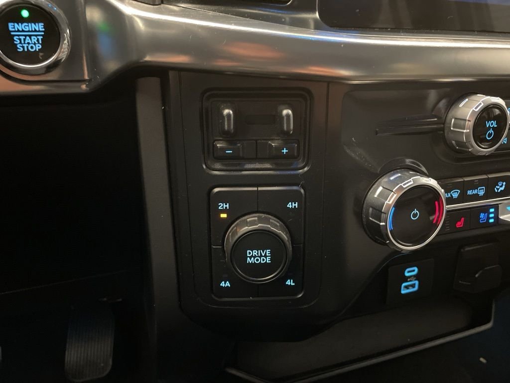 Used 2022 White Ford Lariat image 16
