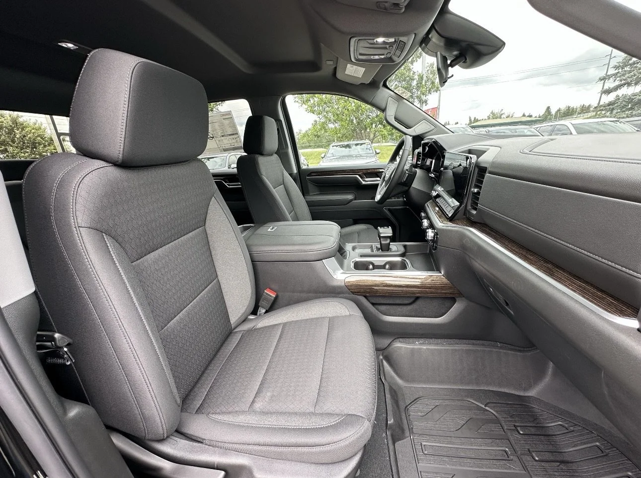 New 2026 Onyx Black GMC Elevation image 19