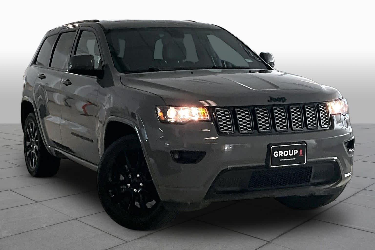 Used 2020 Sting-Gray Clearcoat Jeep Altitude image 2