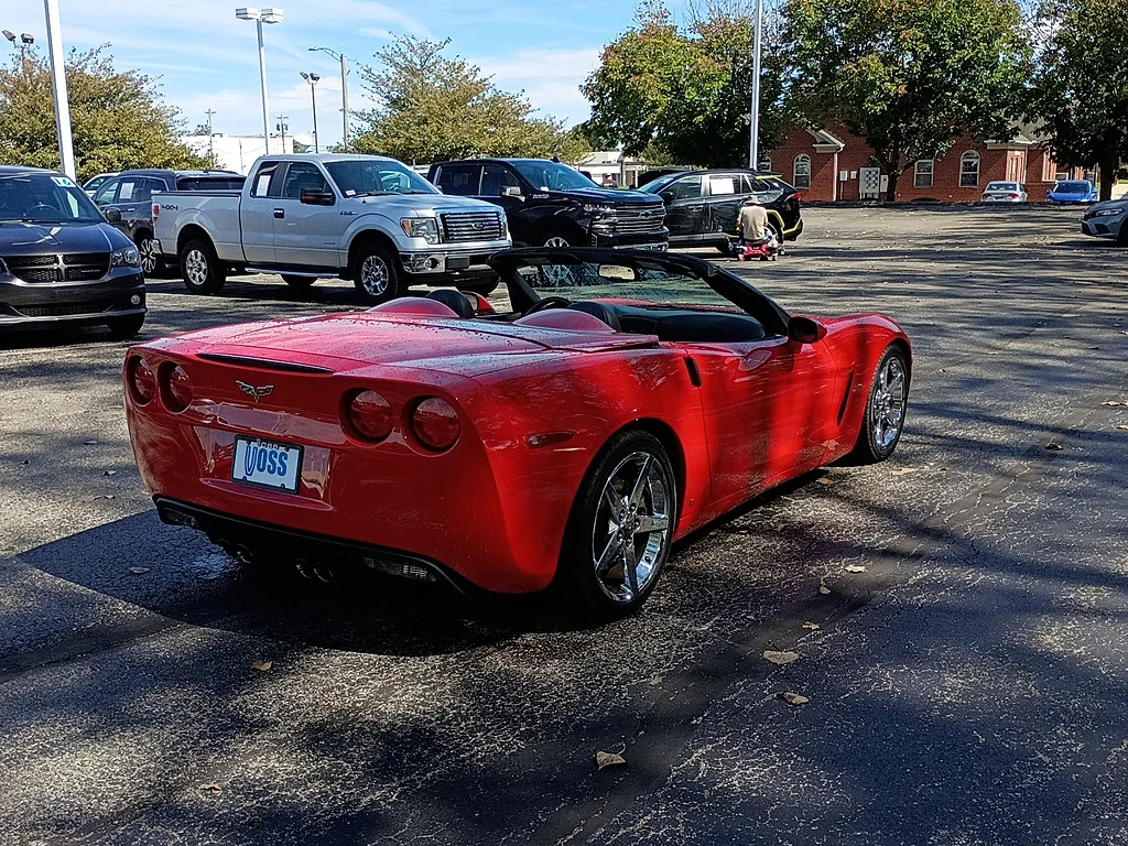 Used 2008 VICTORY RED Chevrolet Base image 23