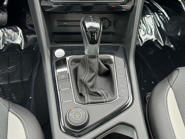 2025 Volkswagen Taos SEL - Photo 8