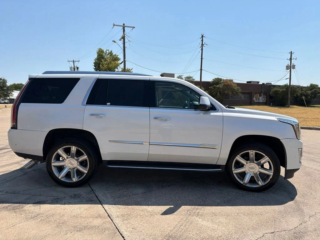 Used 2017 White Cadillac Luxury image 4