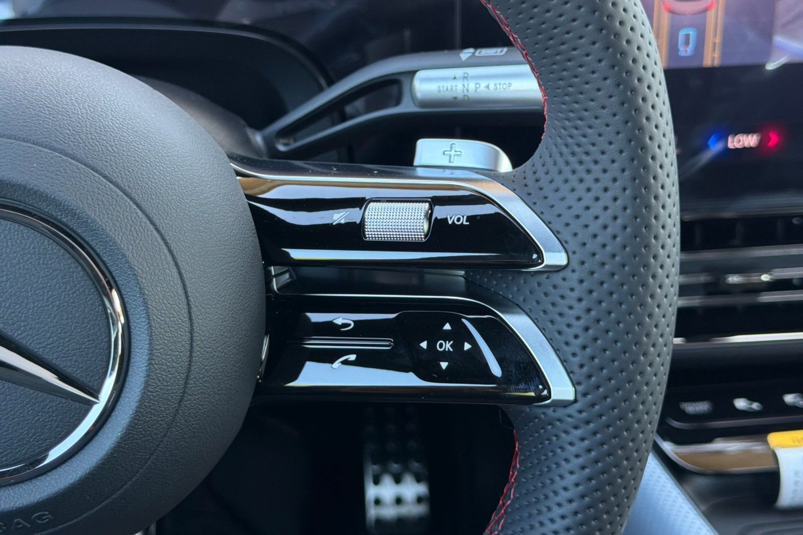 New 2027 MANUFAKTUR Alpine Grey Mercedes-Benz CLA 250+ image 27