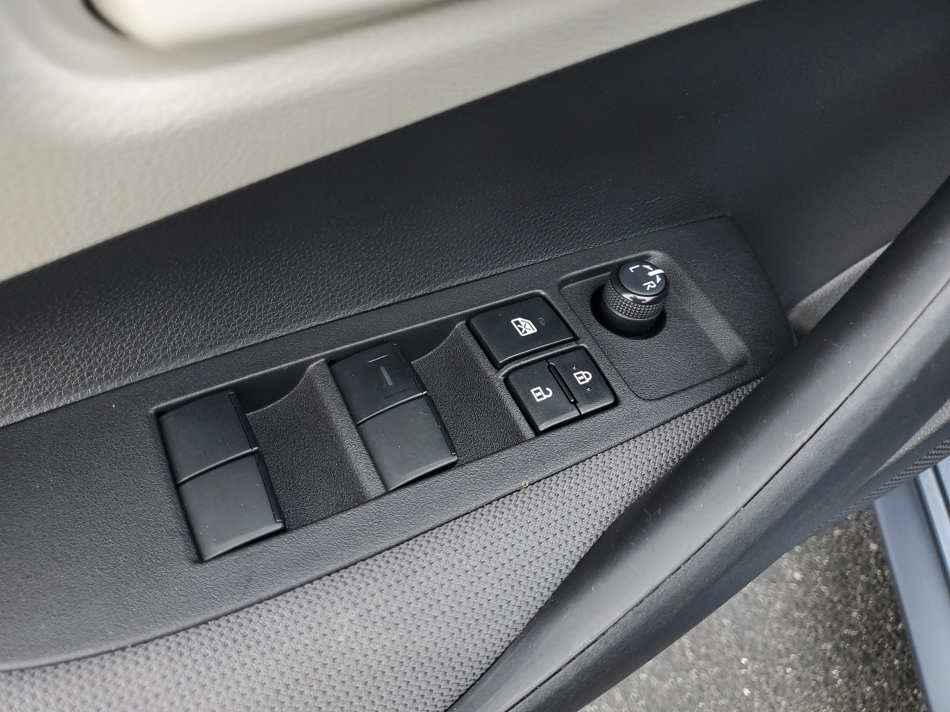 Used 2022  Toyota LE image 17