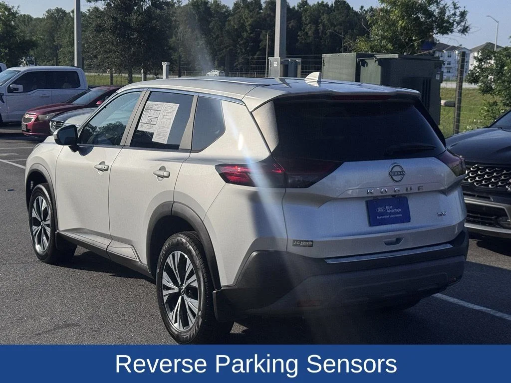 Certified Used 2023 Brilliant Silver Metallic Nissan SV image 5