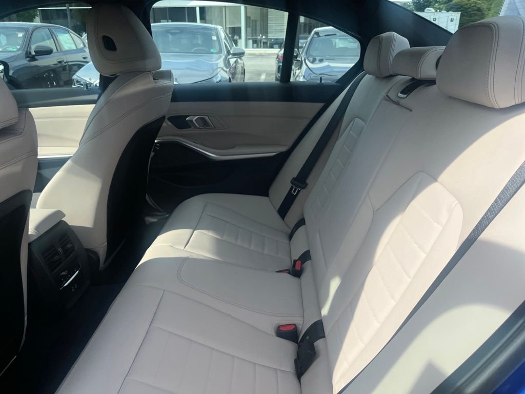 2025 BMW 3 Series 330i - Photo 29