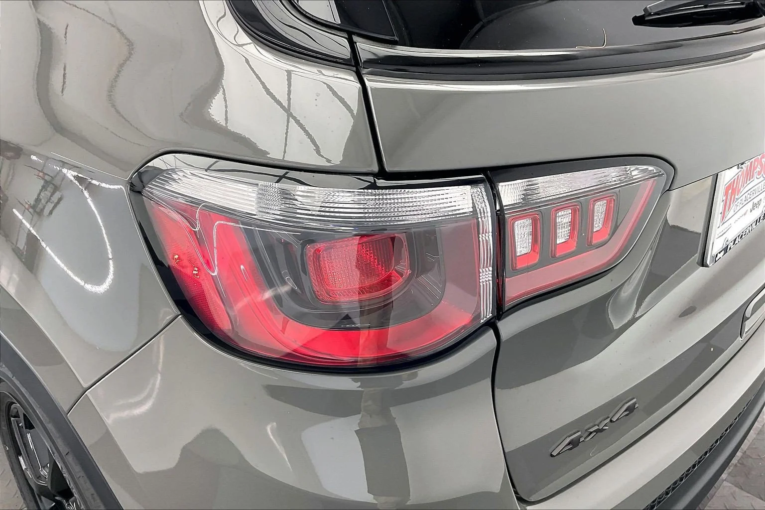 New 2026 Sting-Gray Clearcoat Jeep Latitude Altitude image 16