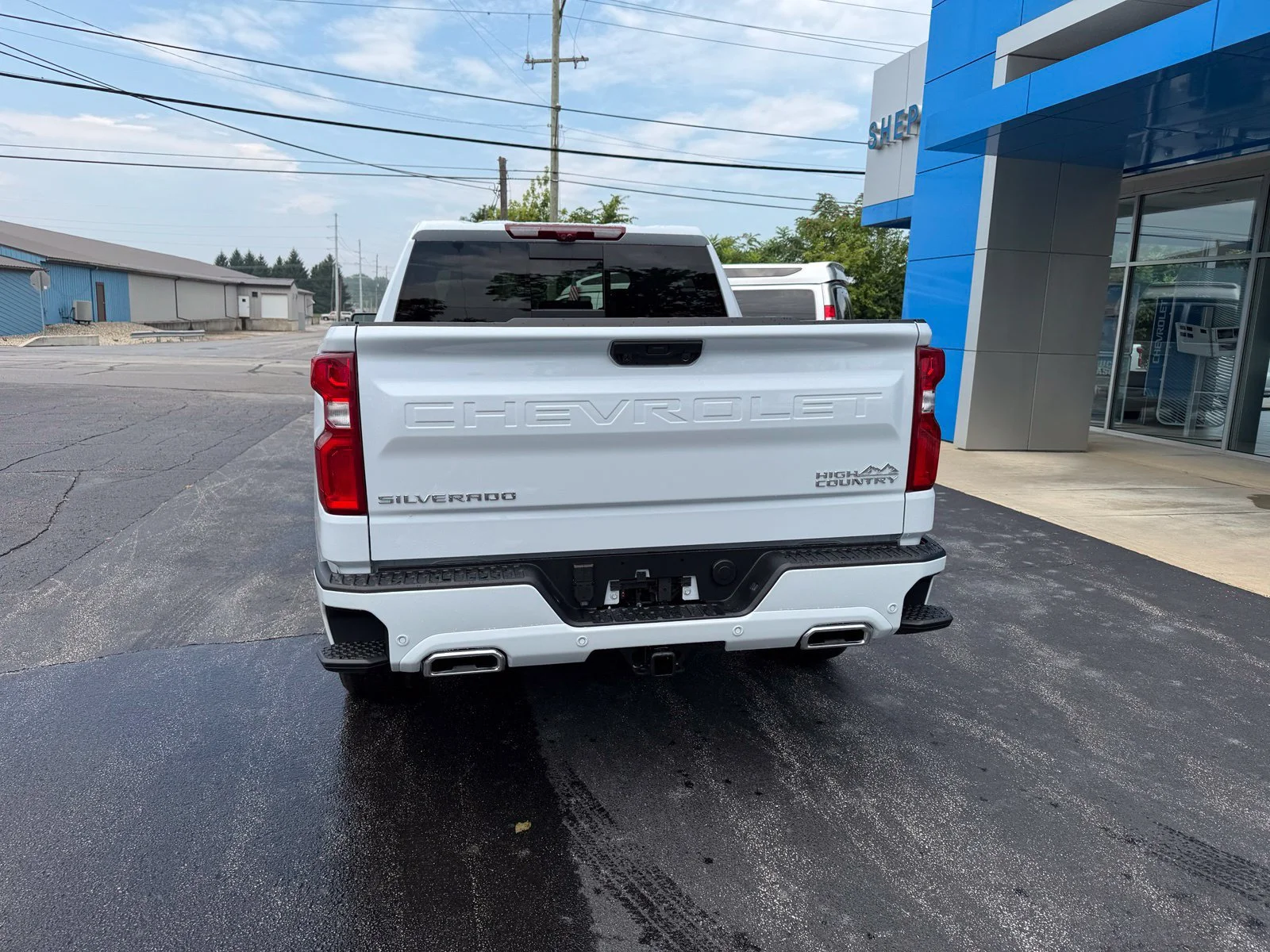 New 2026 Polar White Tricoat Chevrolet High Country image 4