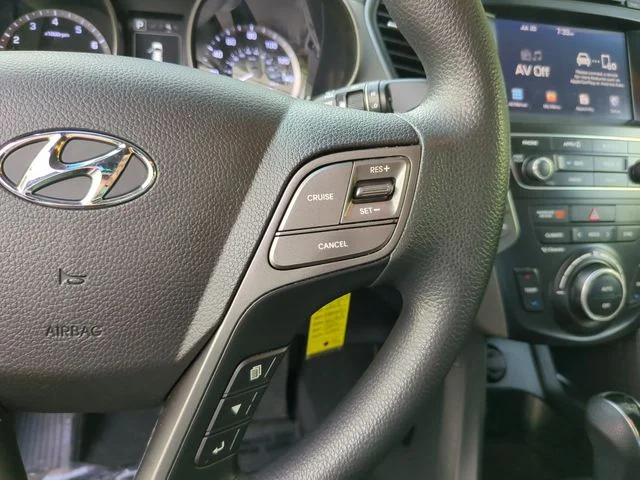 Used 2018 Silver Hyundai SE image 29