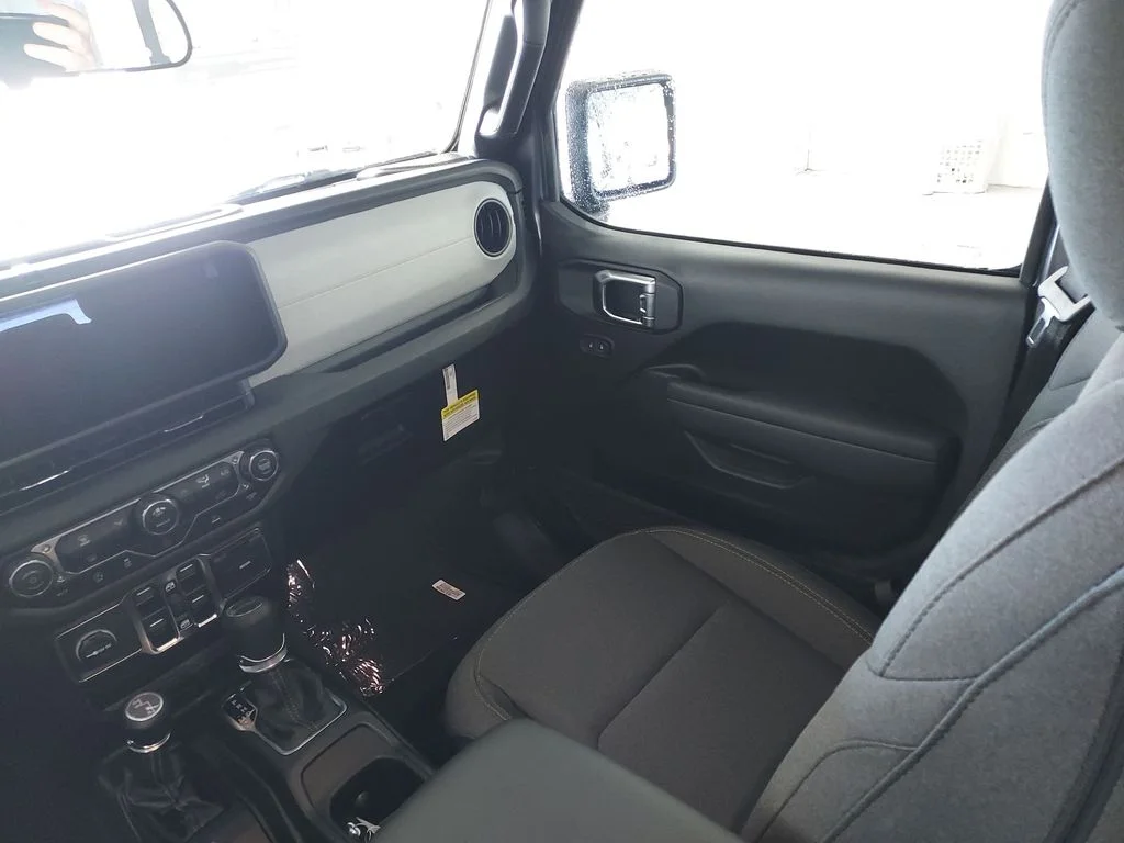 2025 Jeep Gladiator Sport S - Photo 11
