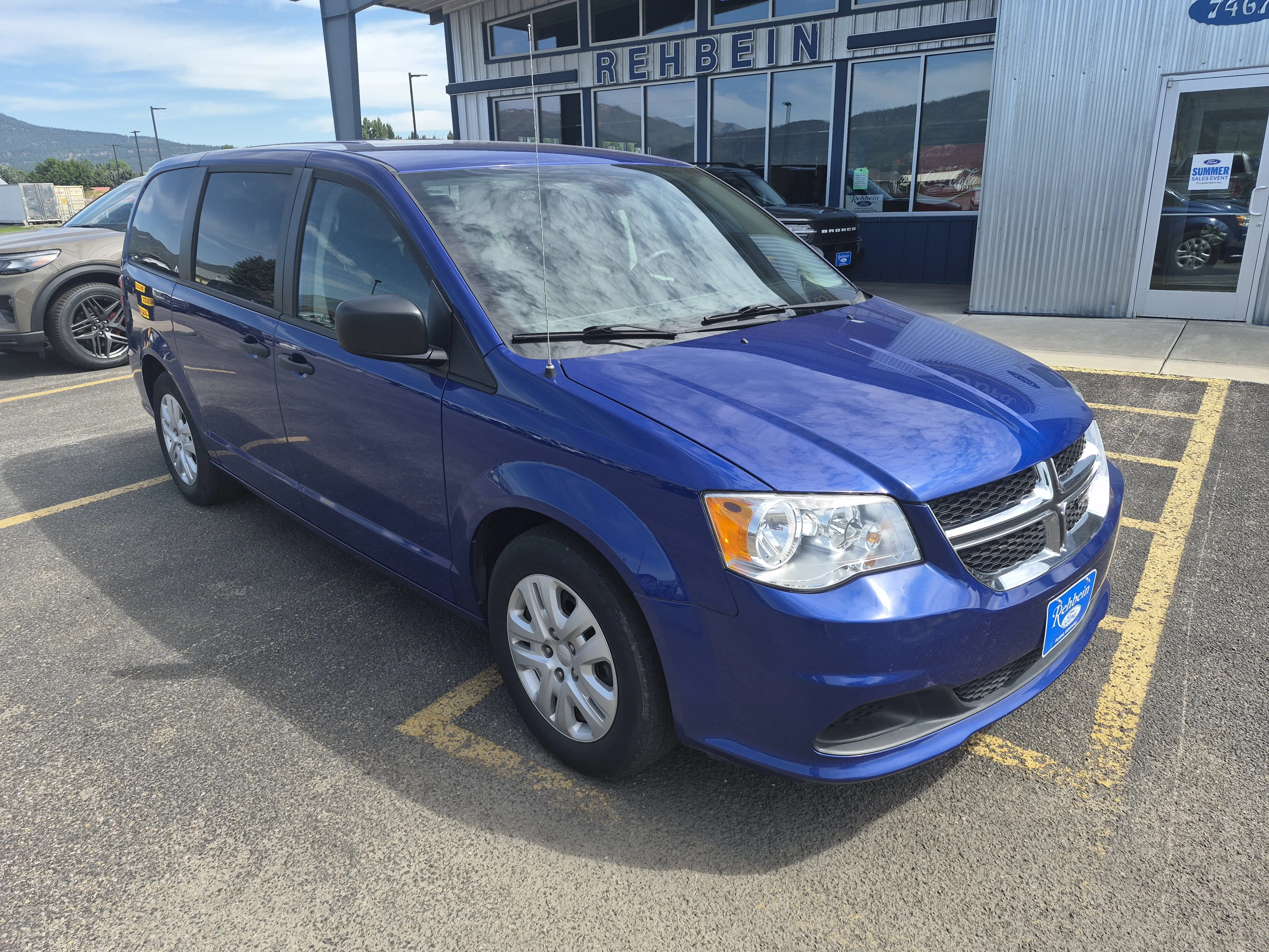Used 2019 Blue Dodge SE image 12