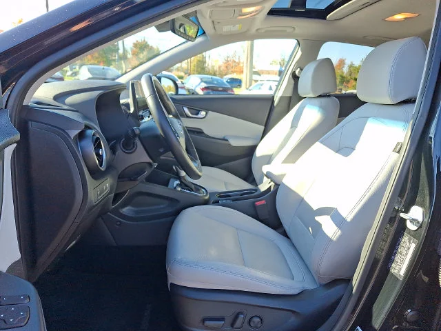Used 2023 Black Hyundai Limited image 12