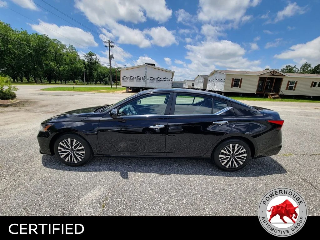 Used 2023 Black Nissan 2.5 SV image 3