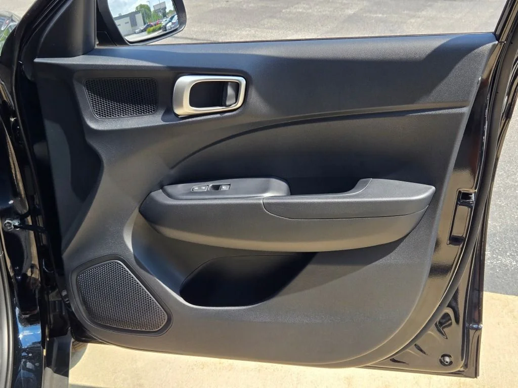 New 2026 Onyx Black Hyundai SEL image 5