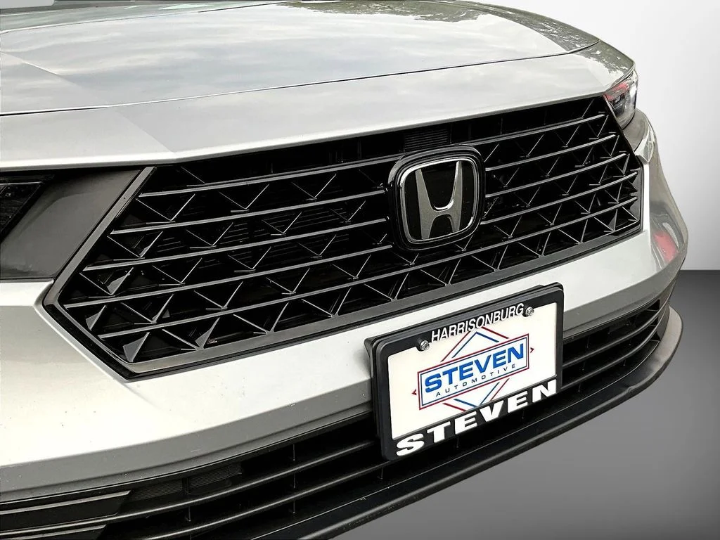 Certified Used 2023 Lunar Silver Metallic Honda 1.5T EX image 30