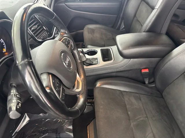 Used 2021 Red Jeep Laredo X image 26