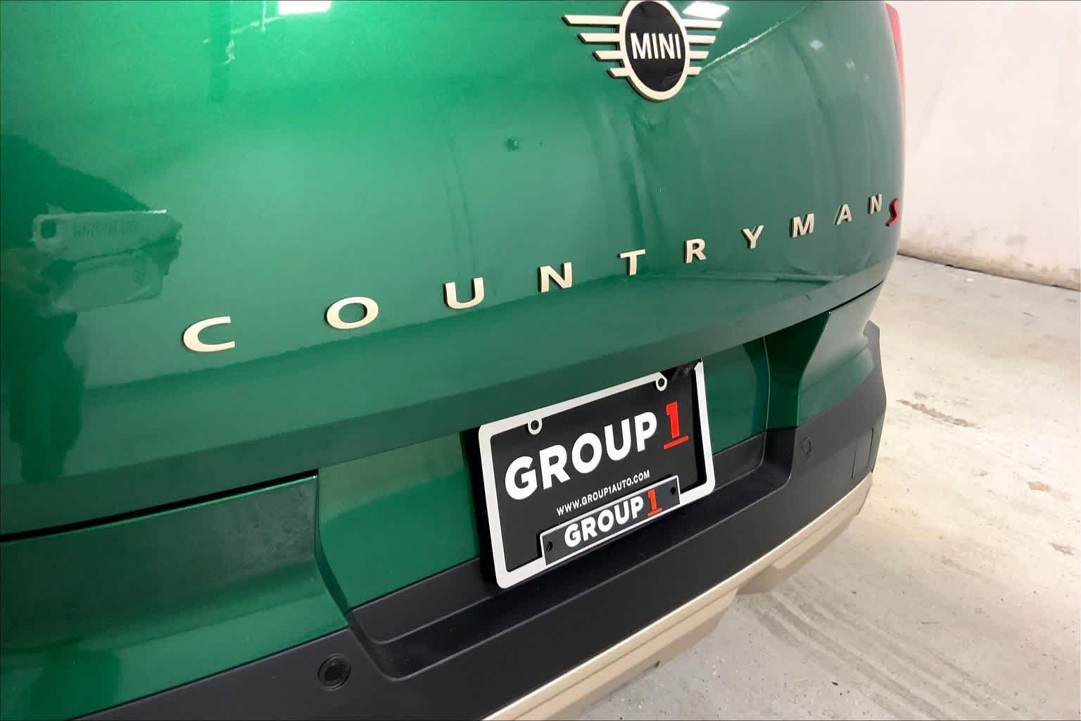 Used 2025 British Racing Green IV Metallic MINI S image 9