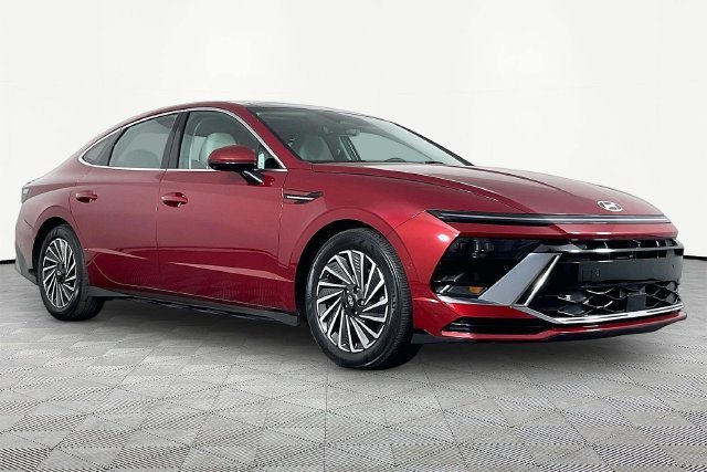 Used 2024 Red Hyundai Limited image 3