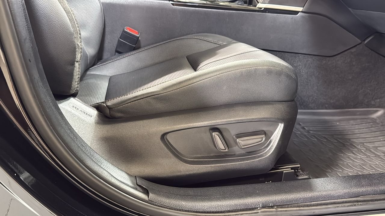 Used 2025 Black Toyota XLE image 20