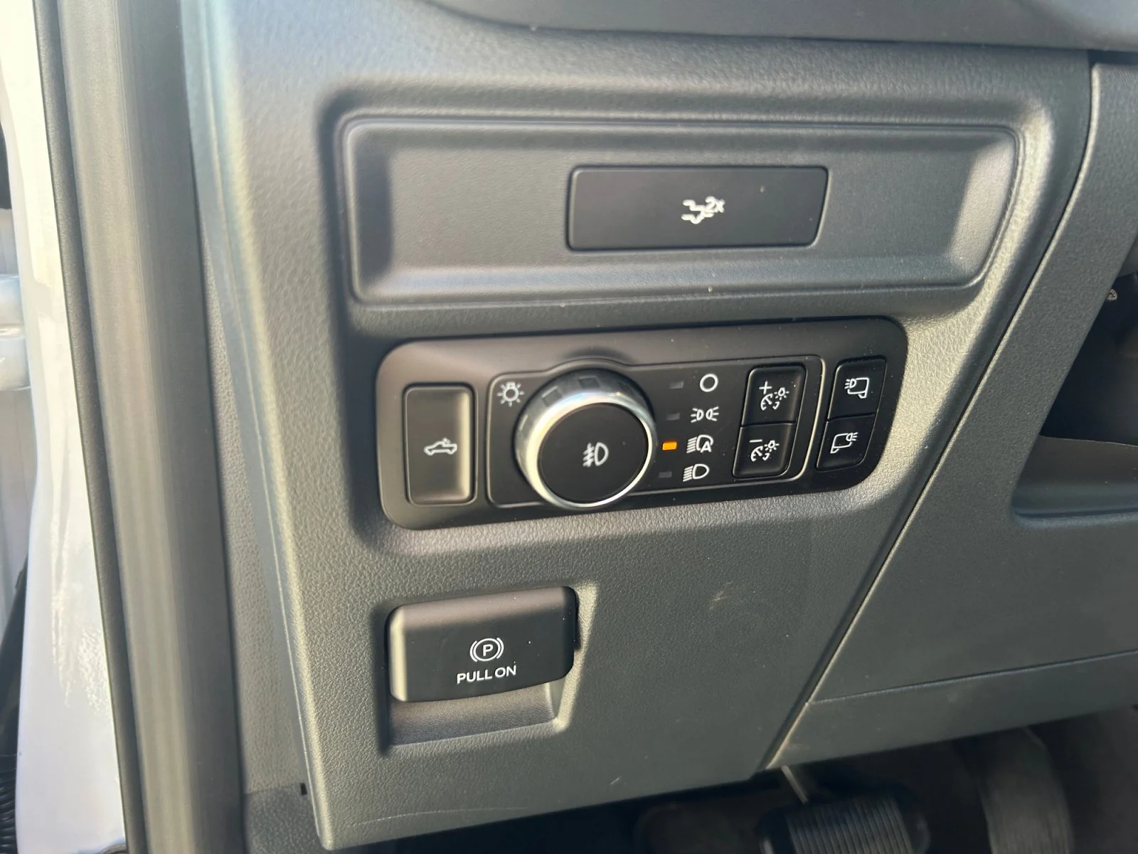 New 2026 Oxford White Ford XLT image 16
