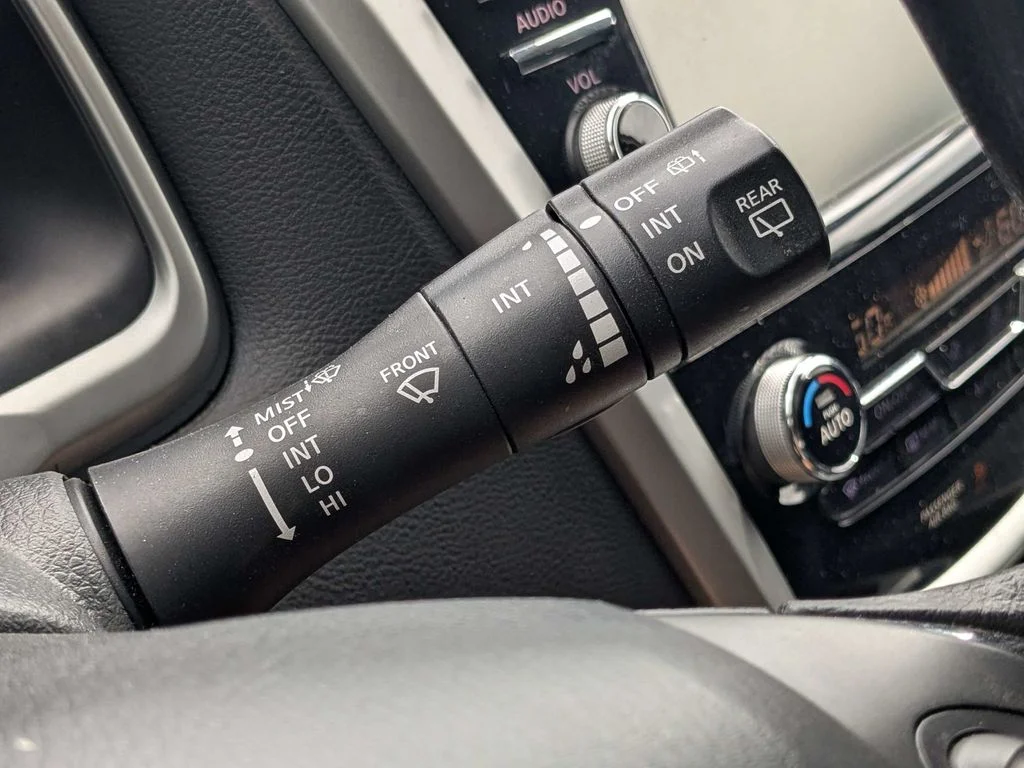 Used 2020 White Nissan S image 24