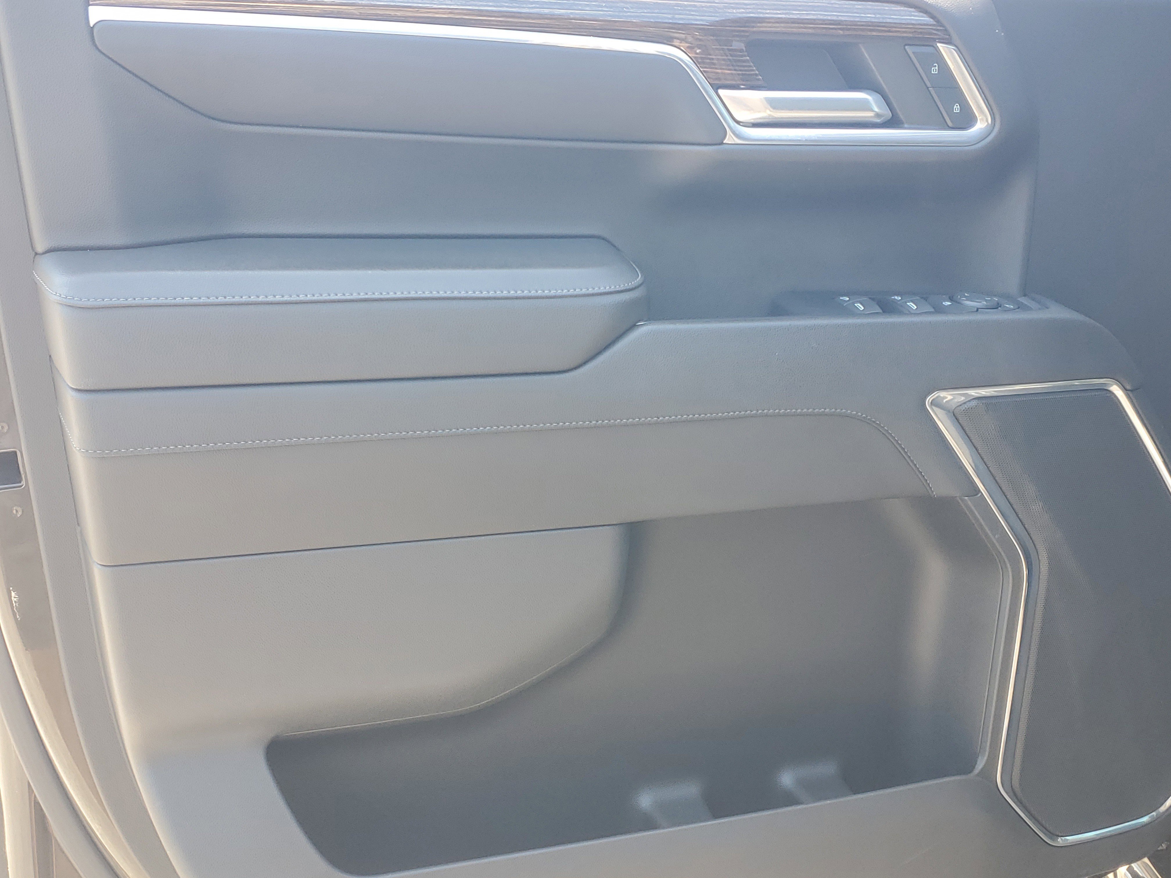 Used 2023 Deep Bronze Metallic GMC Elevation image 20