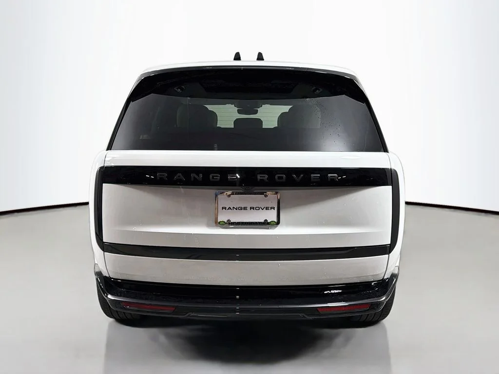 New 2026 Fuji White Land Rover SE image 6