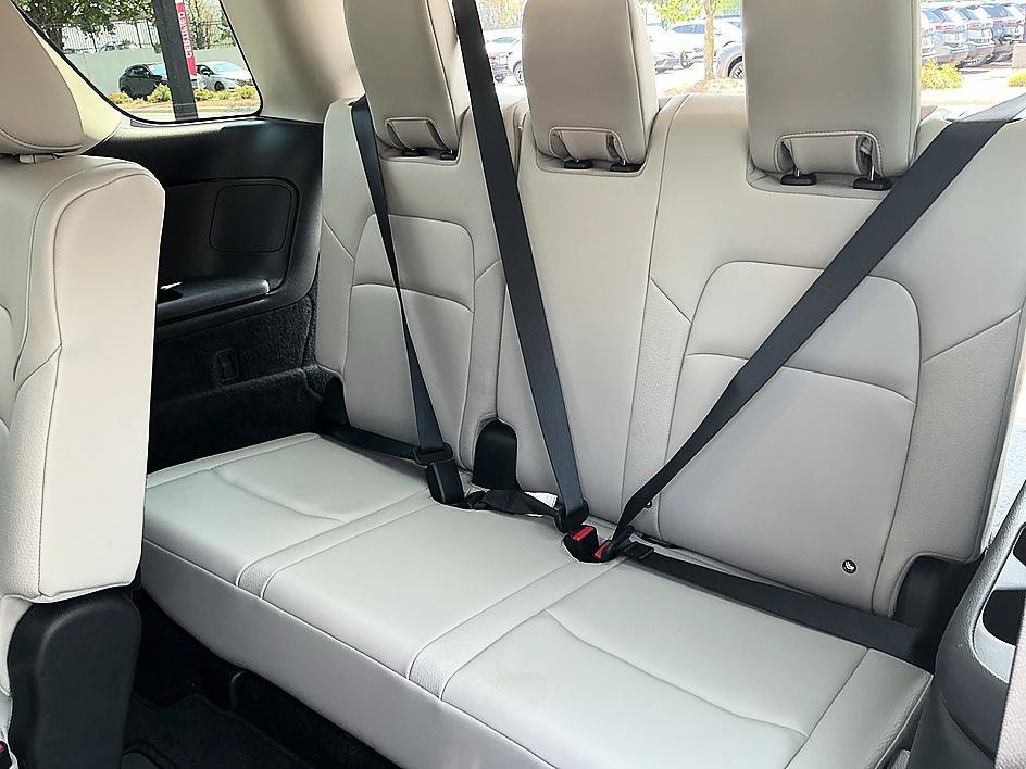 Certified Used 2025 Everest White Pearl Tricoat Nissan SL image 27