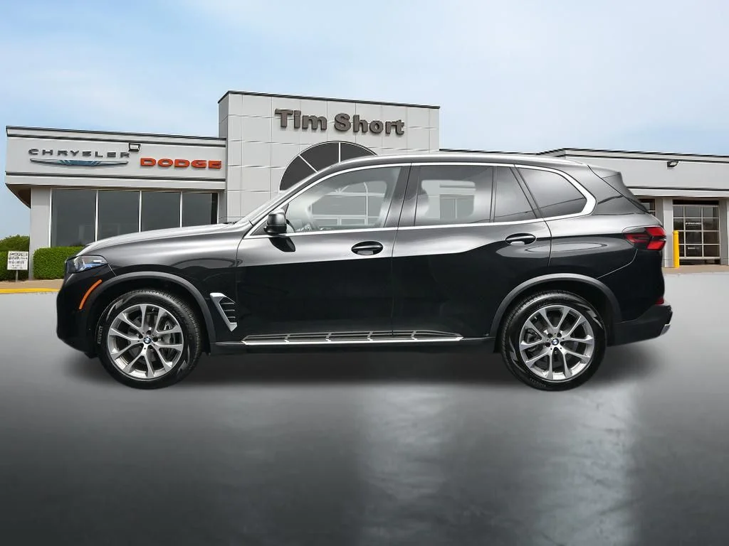 Used 2026 Black BMW sDrive40i image 2