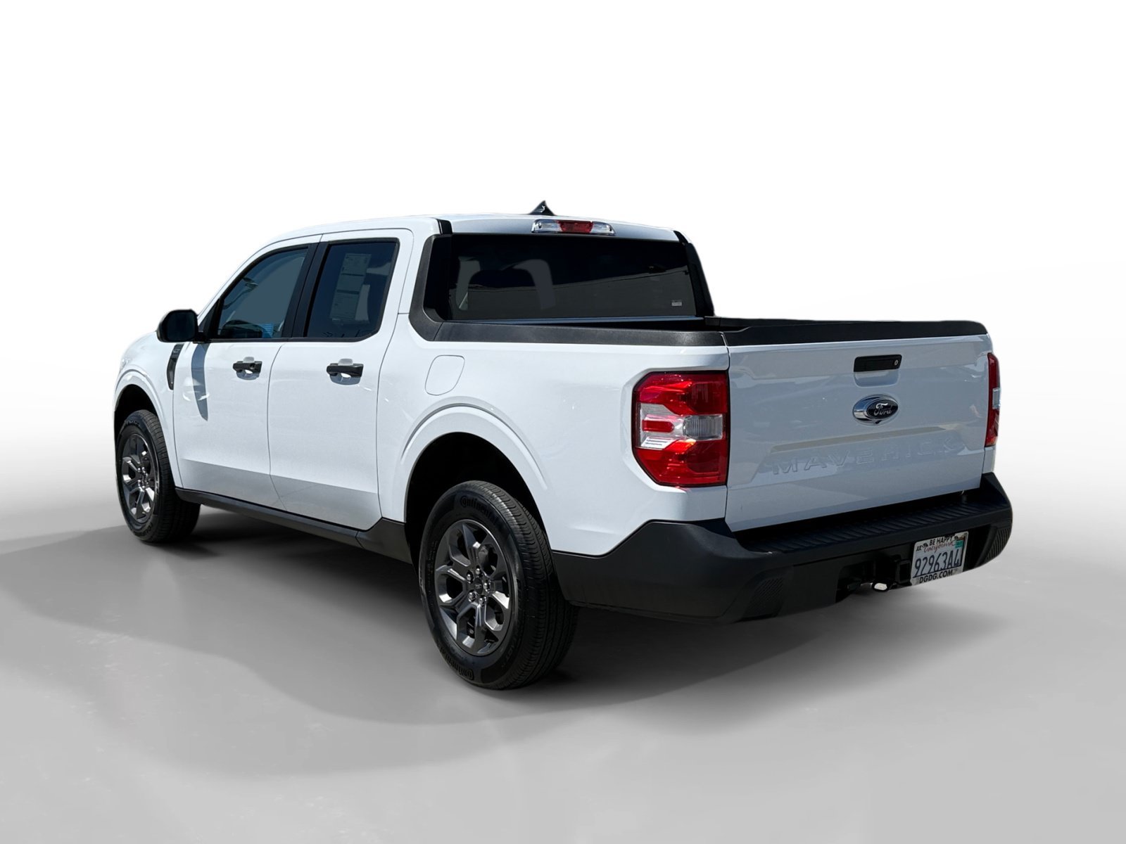 Certified Used 2024 Oxford White Ford XLT image 3