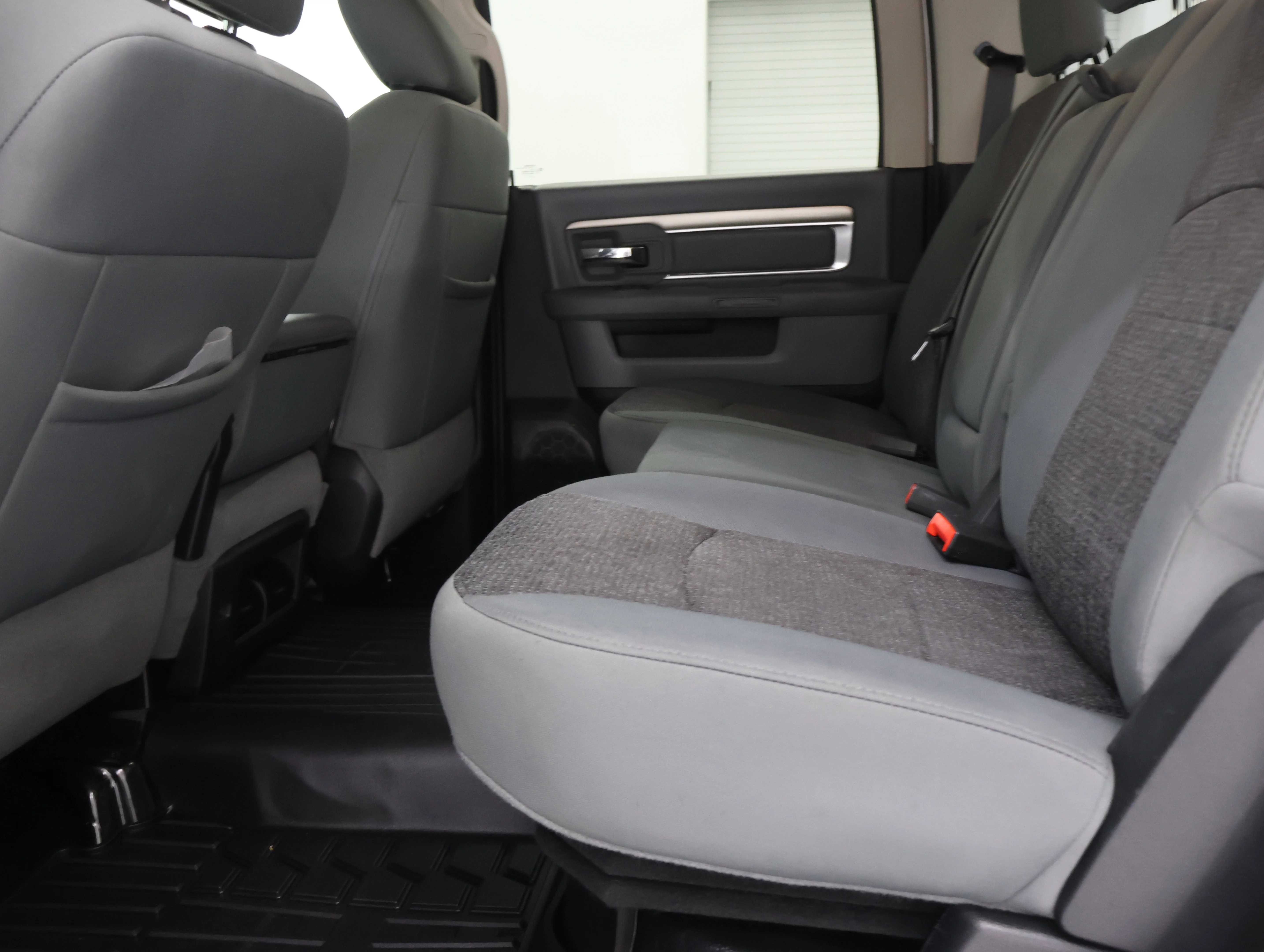 Used 2018 Bright White Clearcoat Ram Big Horn image 34