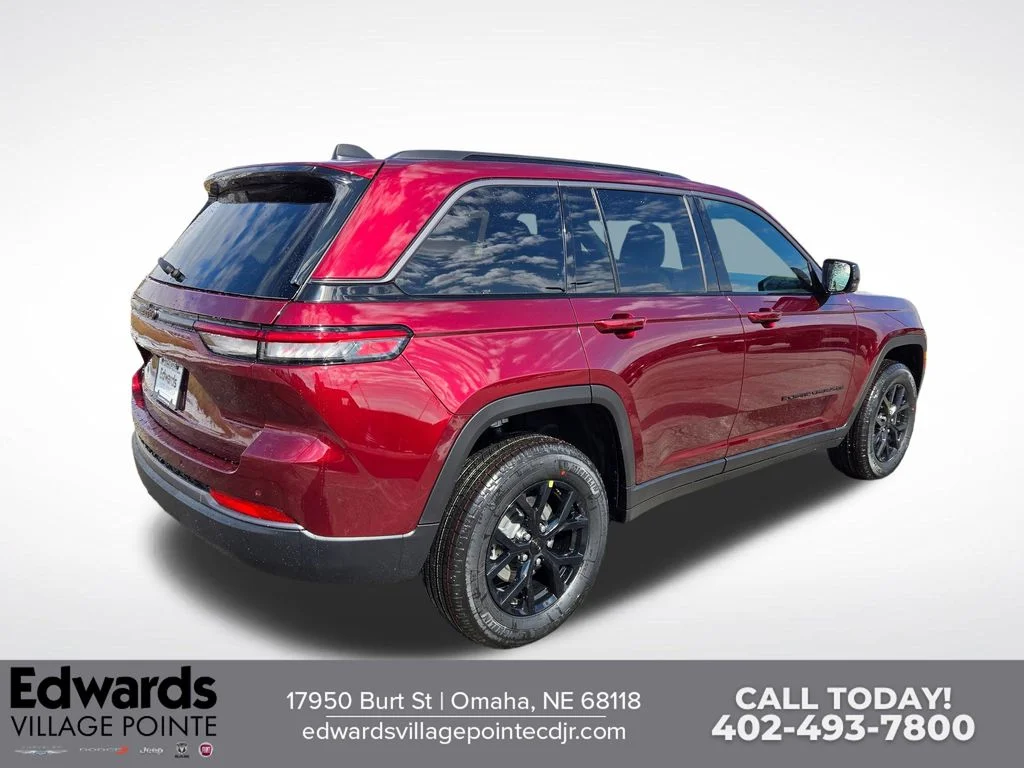 New 2026 Velvet Red Pearl-Coat Exterior Paint Jeep Laredo Altitude image 3