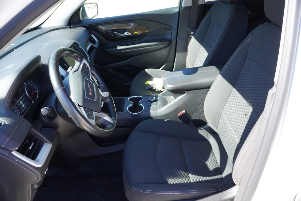 Used 2021 Summit White GMC SLE image 4