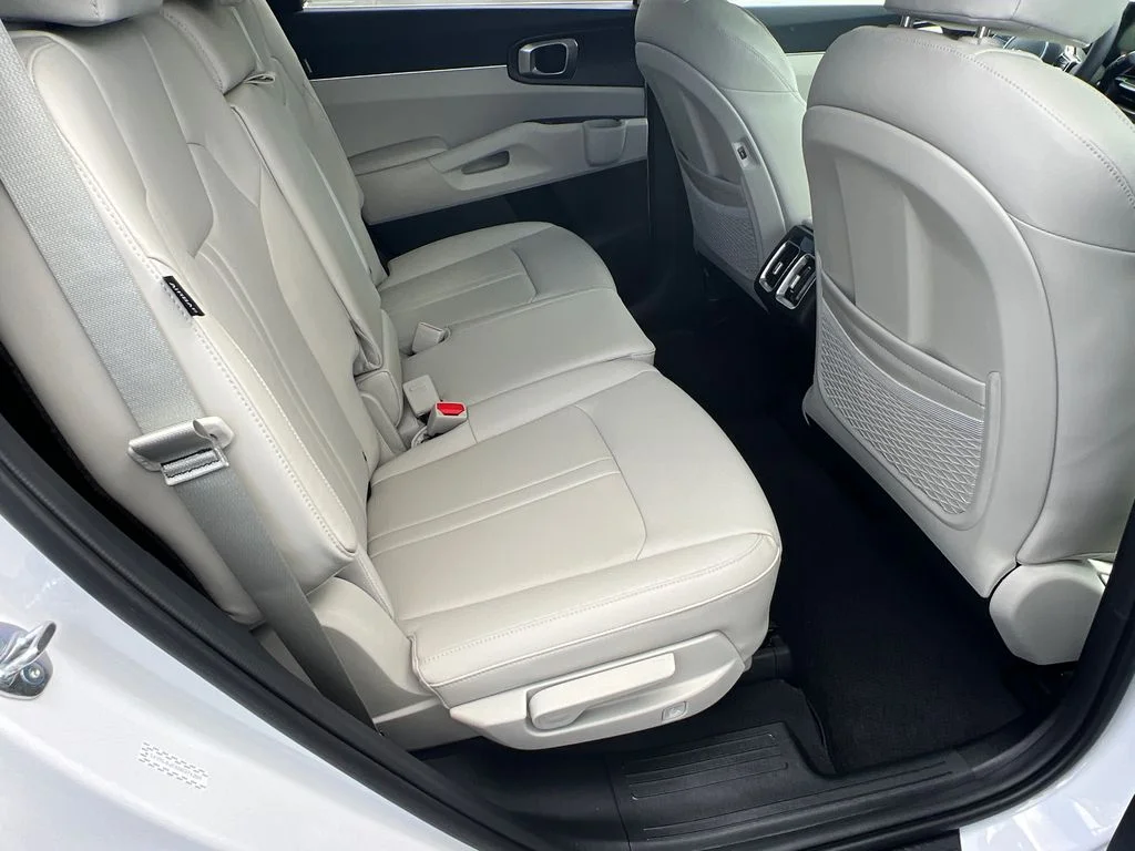 2025 Kia Sorento S - Photo 15