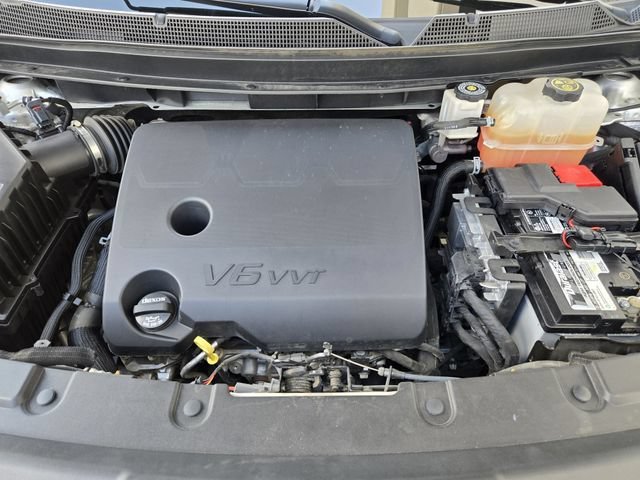 Used 2021 SILVER ICE METALLIC Chevrolet LT Cloth image 30